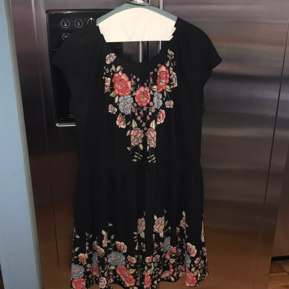 Lauren Conrad Black Floral Dress - EUC Size XXL